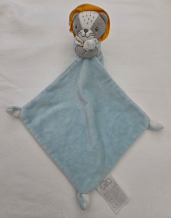 Doudou peluche Lion avec mouchoir - Mots d'enfants