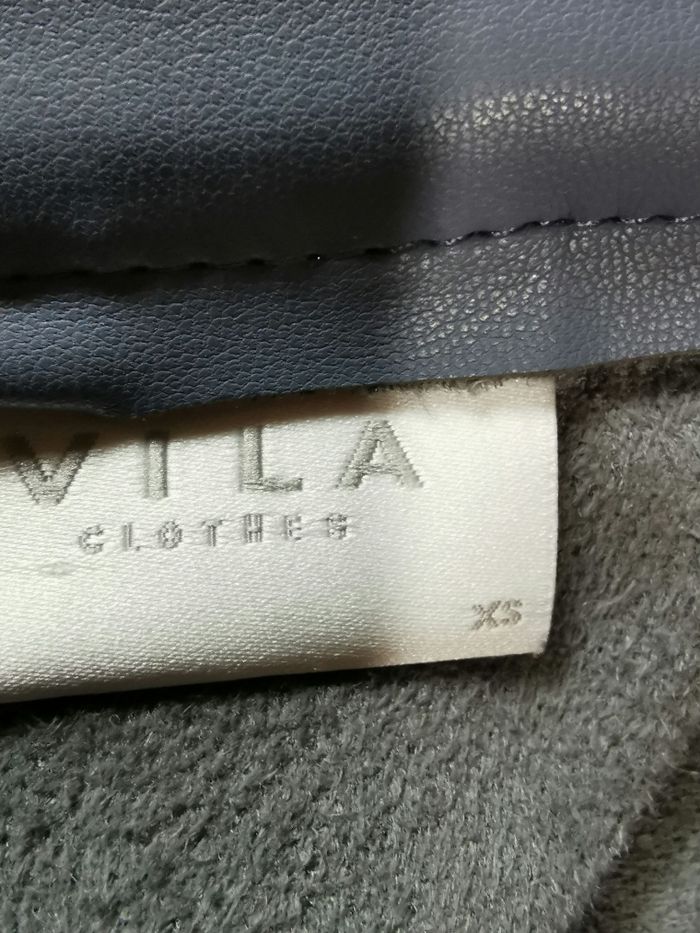 Jupe droite simili cuir gris bleuté Vila T34 - photo numéro 5