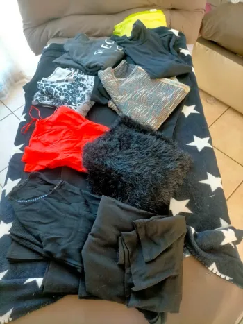 Lot vêtements S