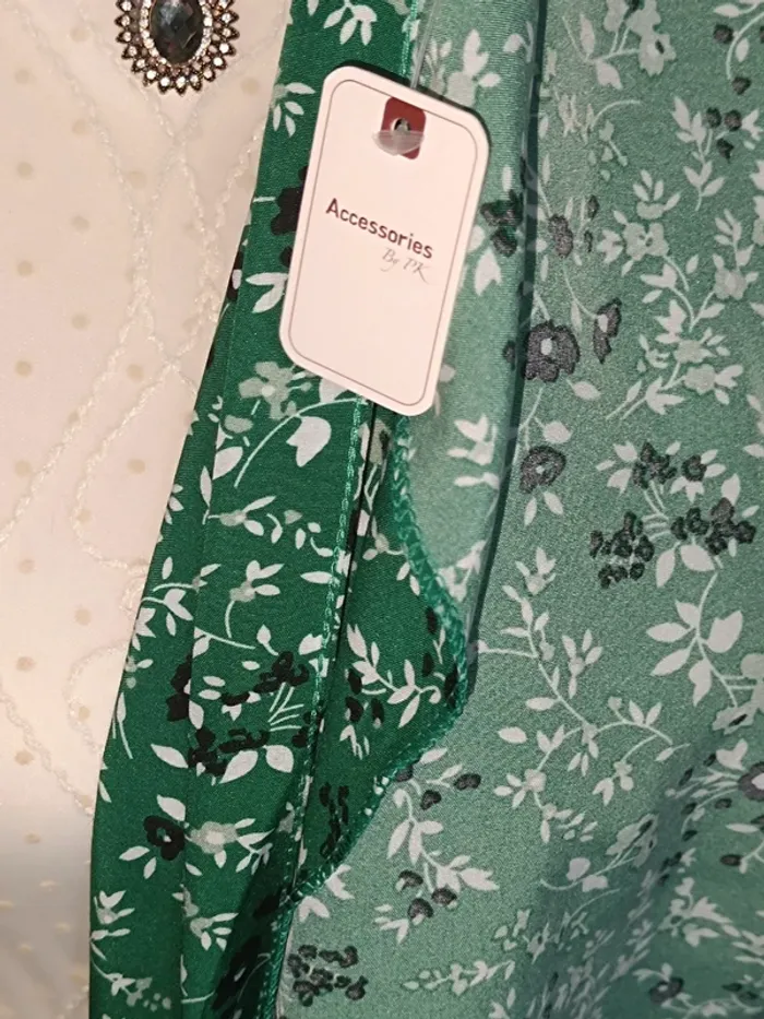 Paréo Vert fleuri-Neuf-Taille Unique - photo numéro 3