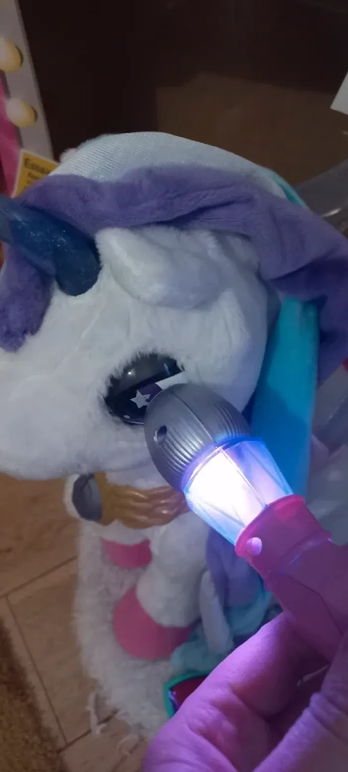 Mila la licorne maquillage magique et chante, son et lumières. de Vtech - photo numéro 8