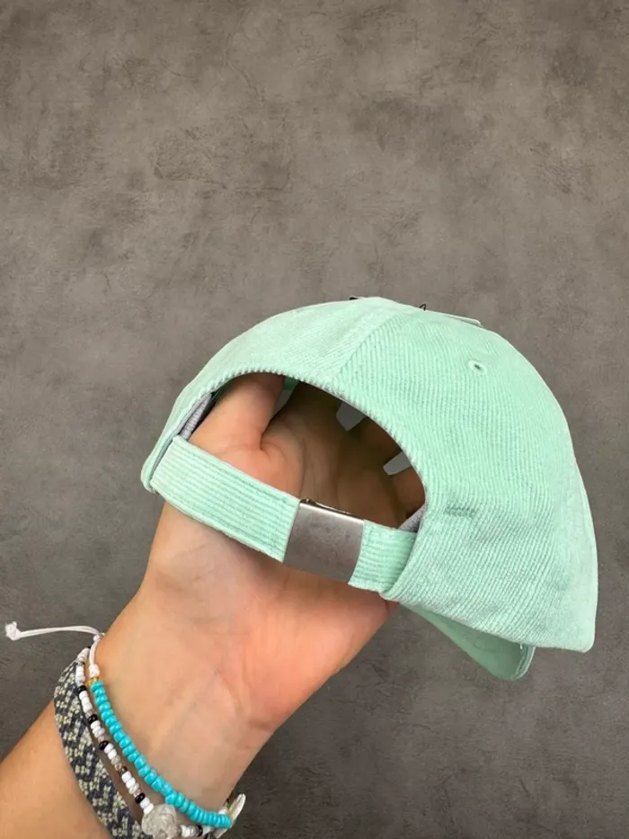 Casquette Mercedes F1 AMG en Velours côtelé Corduroy Vert Menthe Neuve - photo numéro 4