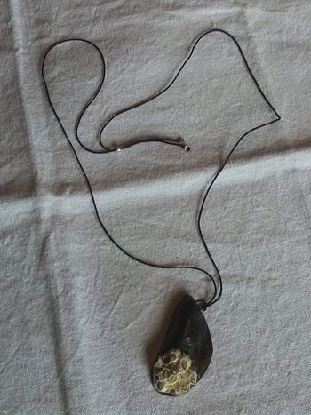 Pendentif coquille de moule 