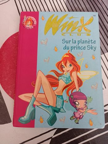 Livre la bibliothèque rose Winx Club Sur la planète du prince Sky en bon état