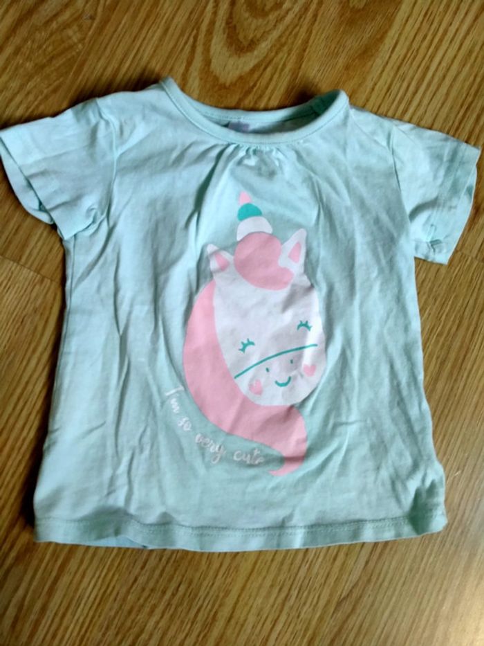 tee shirt vert licorne. Neuf.TEX. taille 18 mois - photo numéro 2