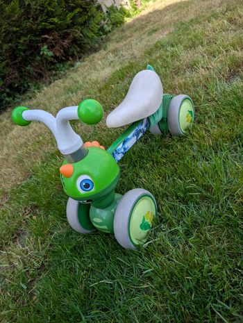 À vendre draisienne dinosaure premier âge bon état 