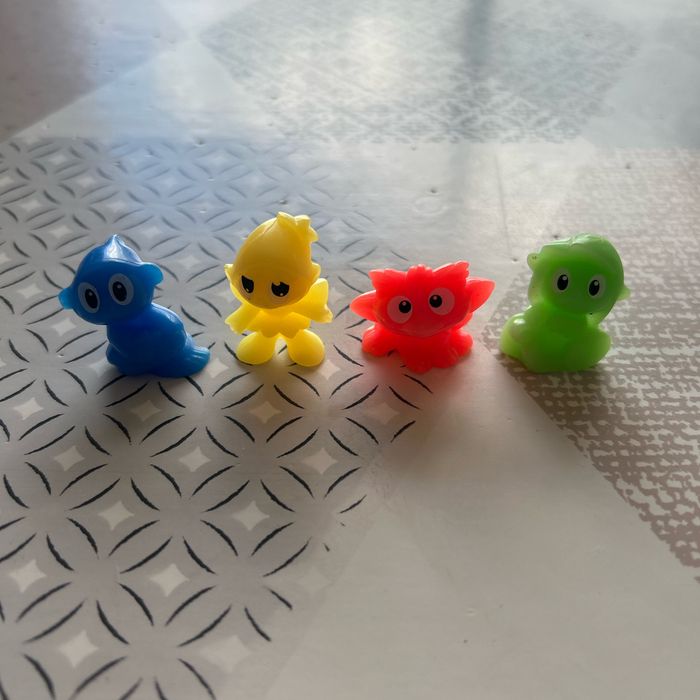 Lot de 4 figurines - photo numéro 2