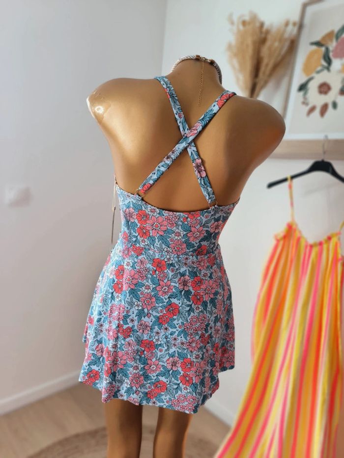 🌺 Maillot de bain robe floral Taille S (36) Neuf avec étiquettes 🌺 - photo numéro 3