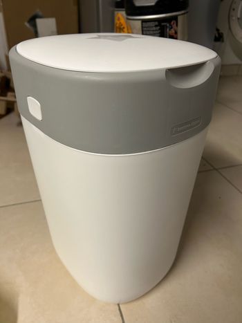 Poubelle à couches Twist & Click de Tommee Tippee