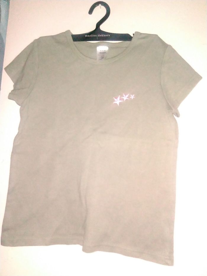 T-shirt beige avec étoile