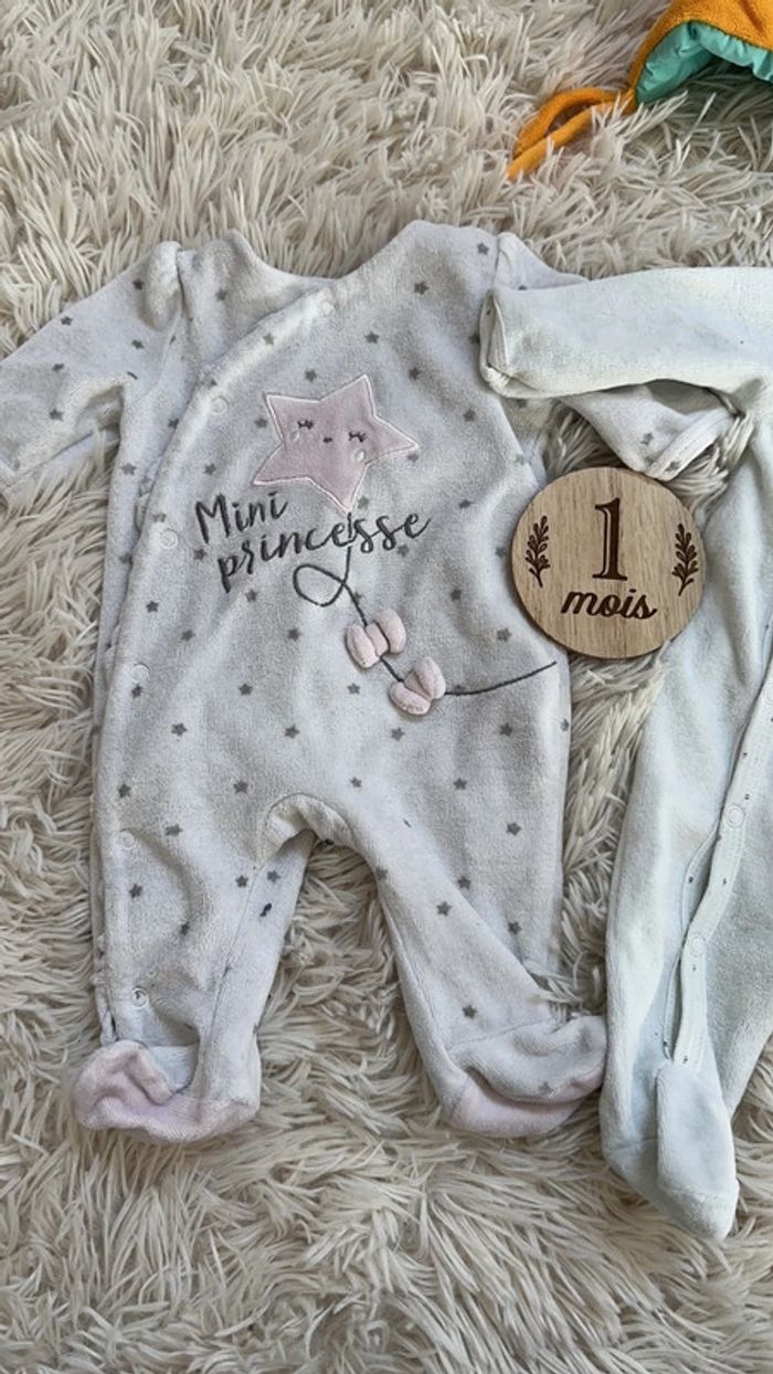 Pyjama 1 mois - photo numéro 2