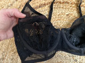 Soutien gorge dentelle noire 95C parfait état La Halle