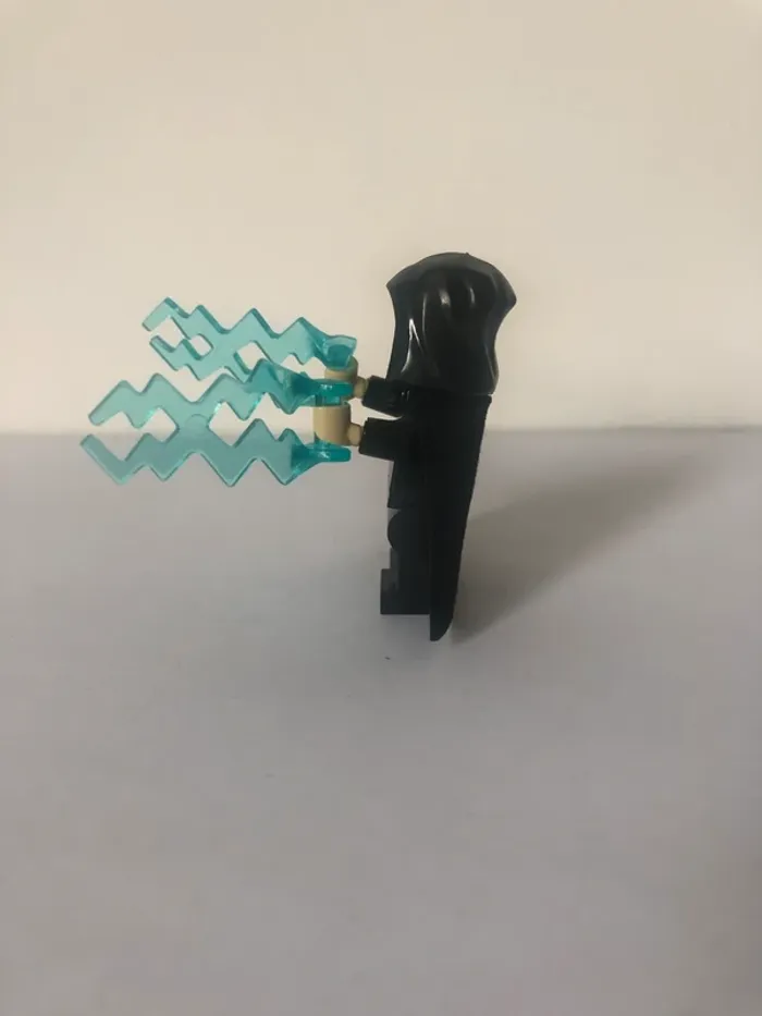 Figurine type lego l’empereur Palpatine. Star Wars - photo numéro 2