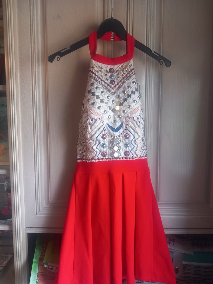 Robe courte de soirée sans manches