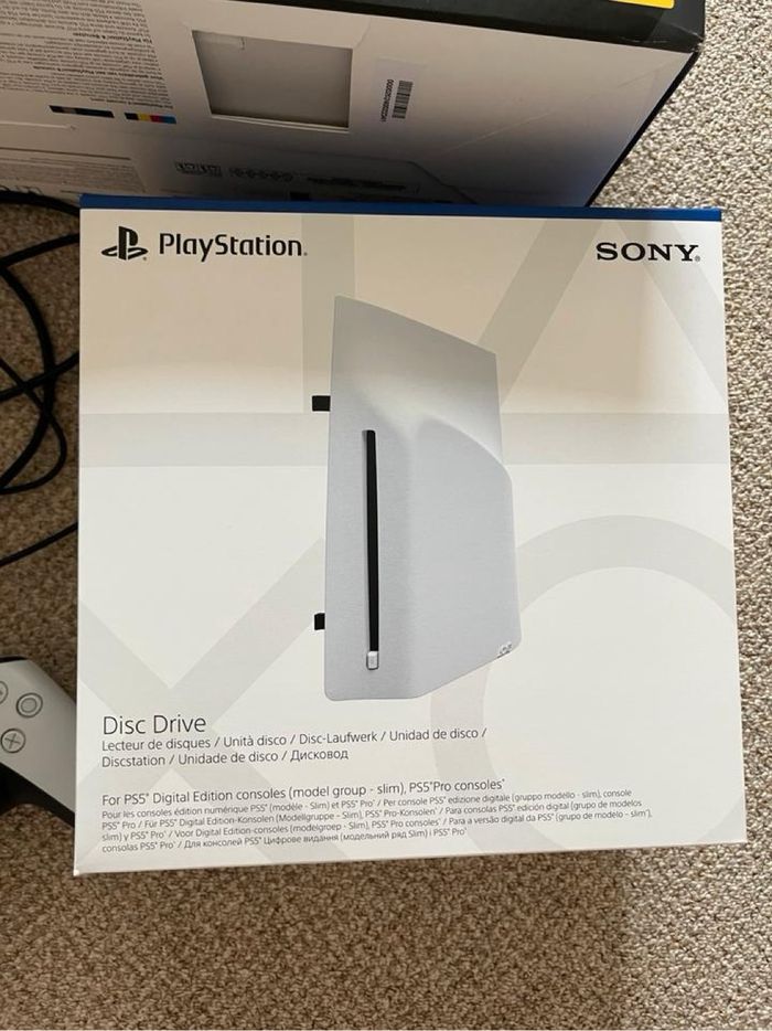 PlayStation 5 Pro TB Console PS5 proavec lecteur Manette PS 2 - photo numéro 2