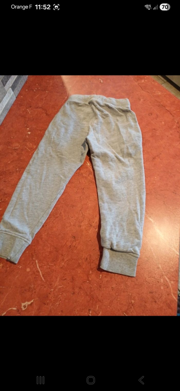 Jogging taille 4 ans - photo numéro 3