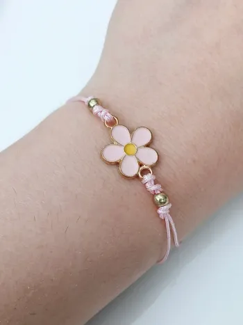 Bracelet fleur rose sur cordon ajustable – look minimaliste