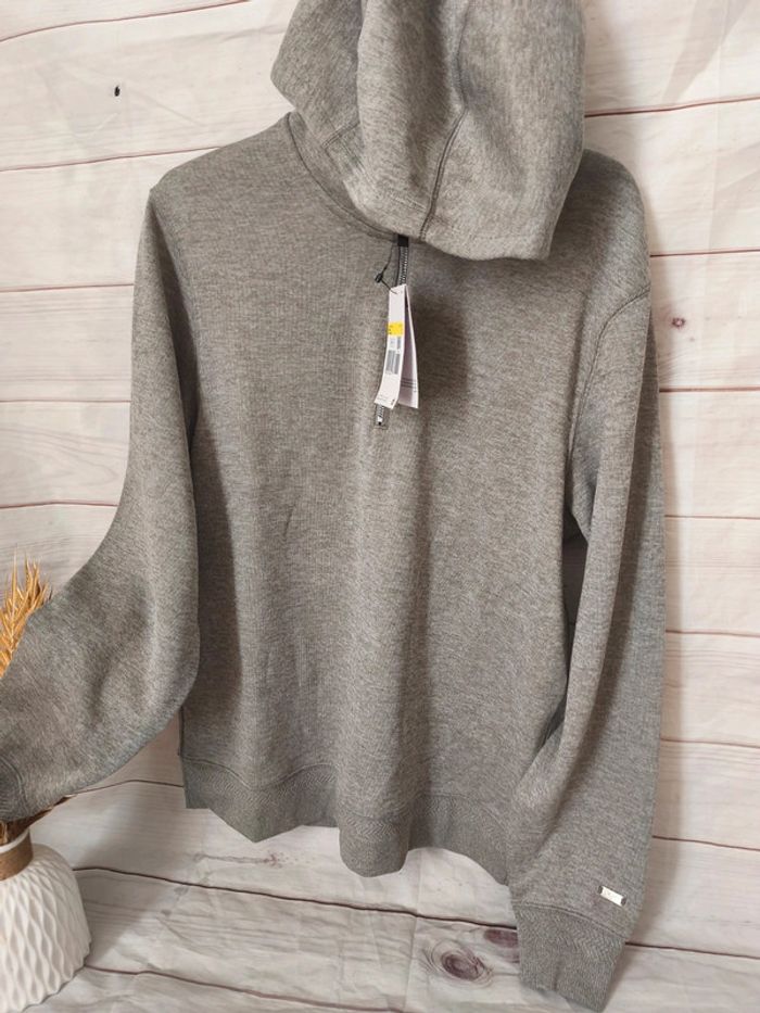 Sweat a capuche