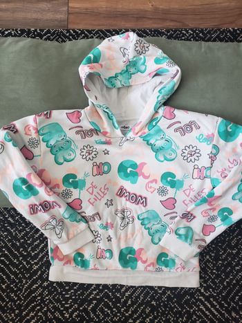 Sweat fille 8 ans gemo  très bon état