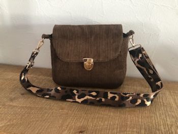 Sac bandoulière velours côtelé marron anse réglable léopard 