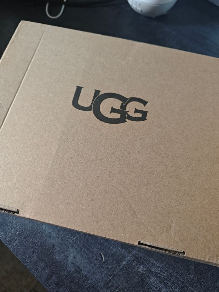 Ugg neuve - photo numéro 5