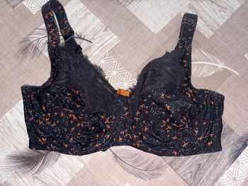 Soutien gorge noir fleur rouge, 105G, Kiabi
