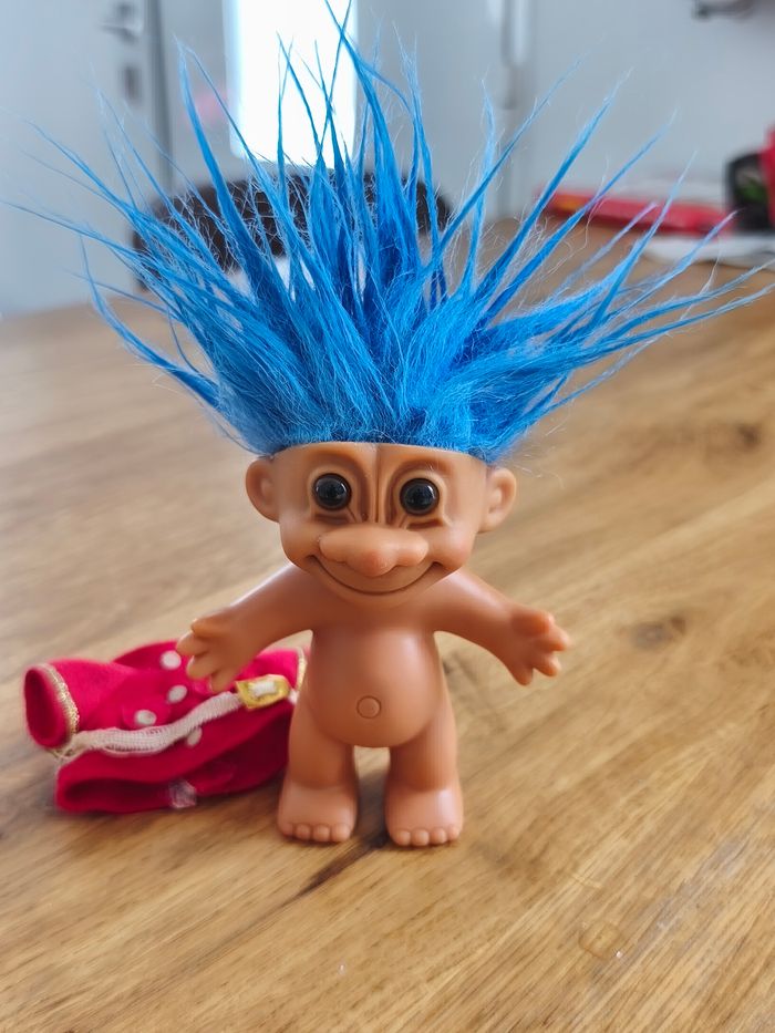 Figurine Troll cheveux bleus vintage
Années 80 - photo numéro 2
