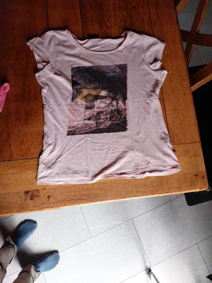 Tee shirt