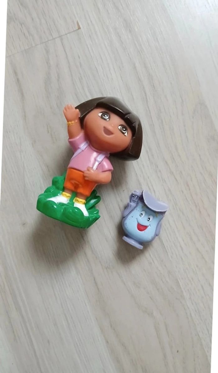 Lot de 2 figurines Dora