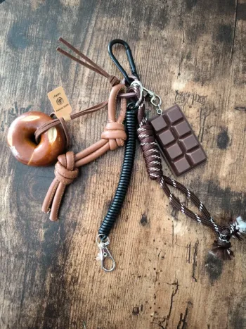 Porte clé Bijou bretzel , tablette chocolat neuf