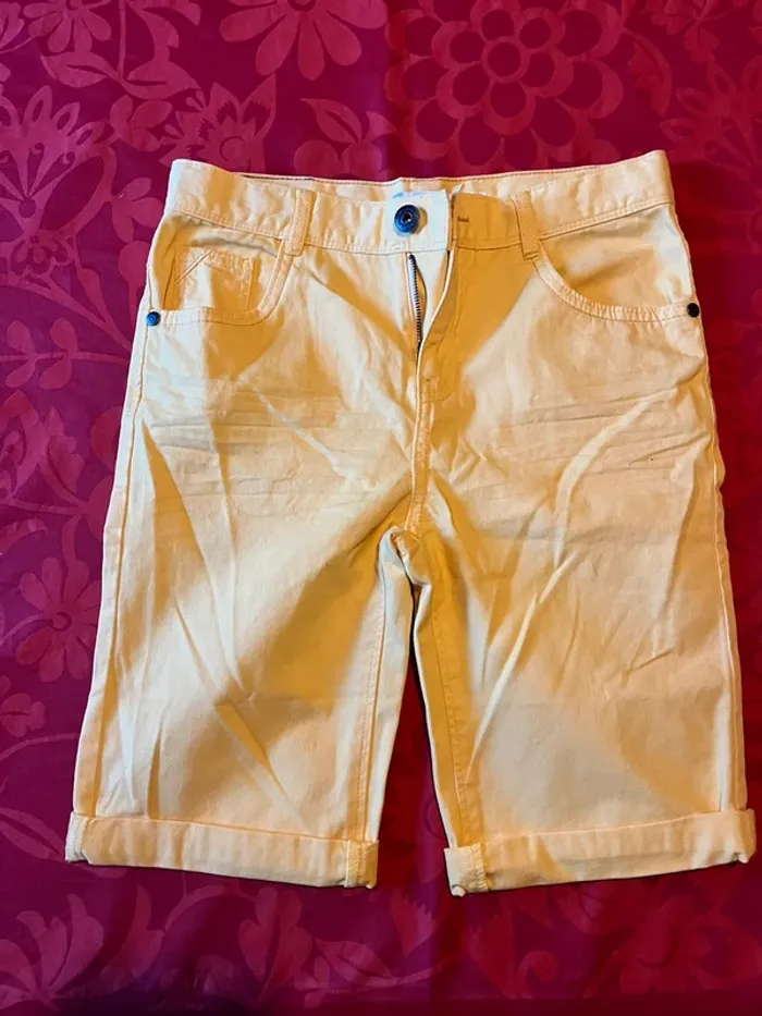 Short jaune