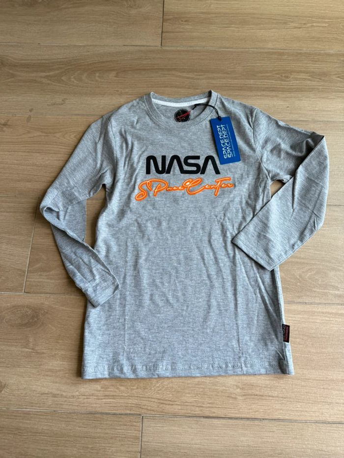 T-shirt NASA manches longues 10 ans neuf