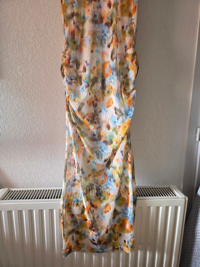 Jolie robe longue tube colorée Zara taille s - photo numéro 3