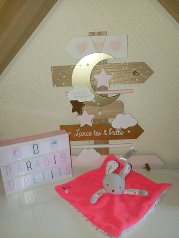 Doudou lapin obaïbi rouge fluo
