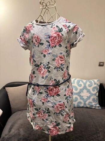 Robe fleurs H&M taille 10 / 12 ans avec ceinture