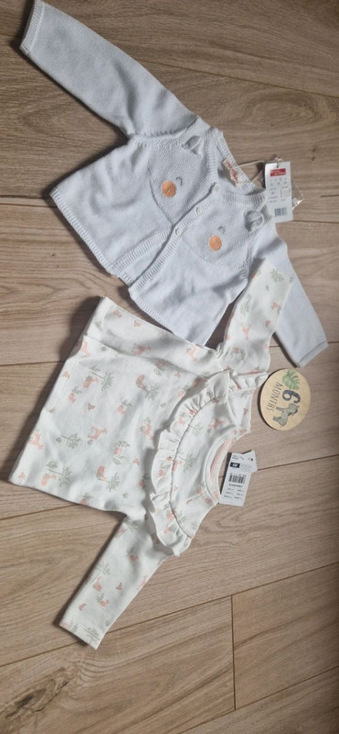 Lot de 1 gilet et 1 sweat bébé fille en 6 mois neufs - photo numéro 10