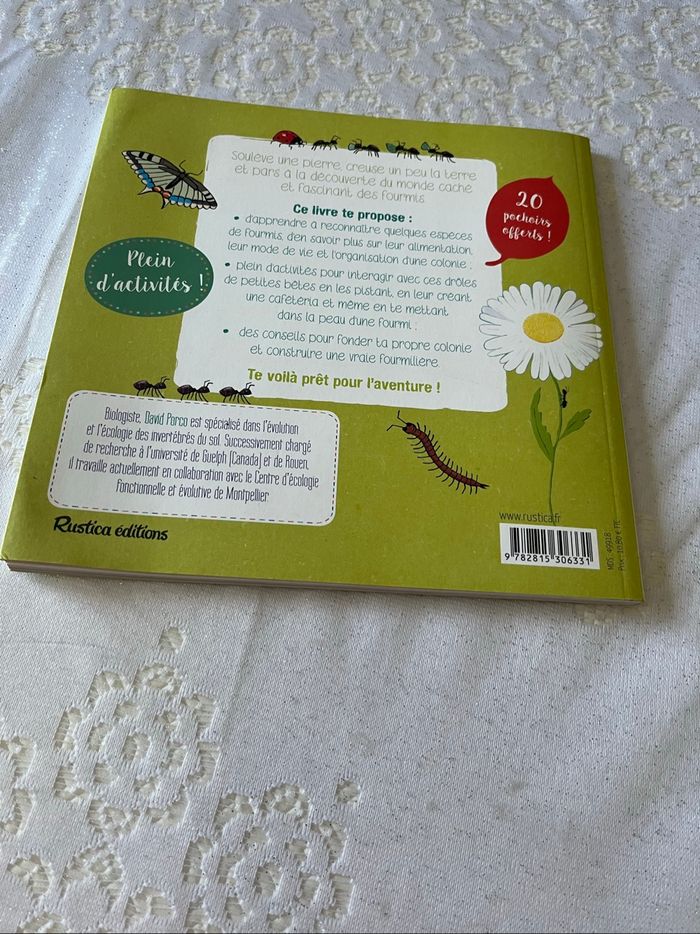 Livre   Le monde secret des fourmis neiges neuf - photo numéro 2