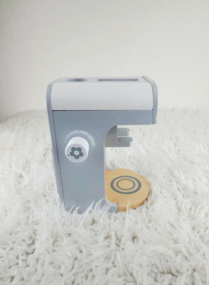 Machine à café en bois avec ces accessoires marque JouéClub 🎅 - photo numéro 2