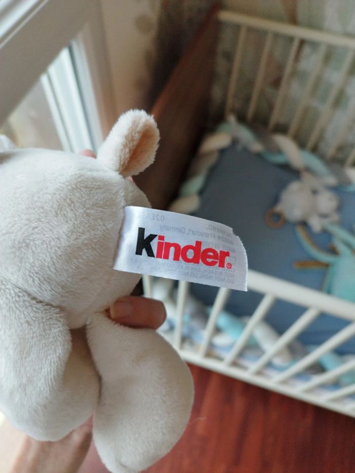 Peluche mouton Kinder très bon état - photo numéro 2