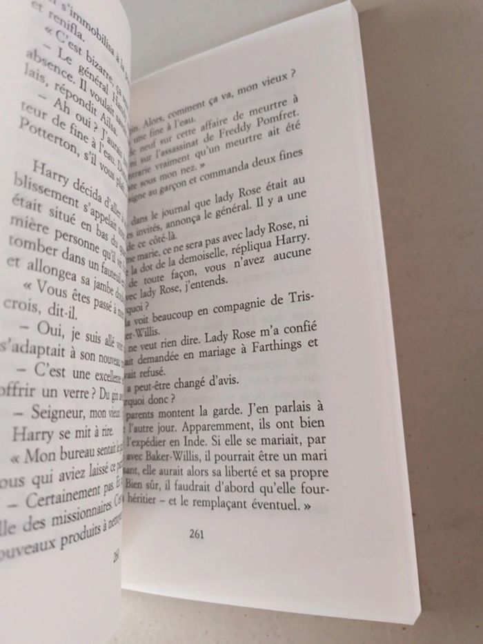 Soupçons et préjugés de M.C. Beaton par l'auteur de la série Agatha raisin - photo numéro 5