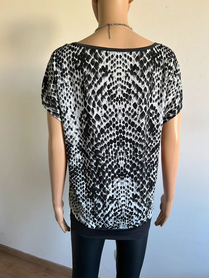 Blouse noire et blanche à manches courtes JBC taille M jamais portée - photo numéro 7