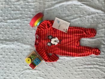pyjama grenouillère en velours rayé rouge et orange disney mickey 12 mois