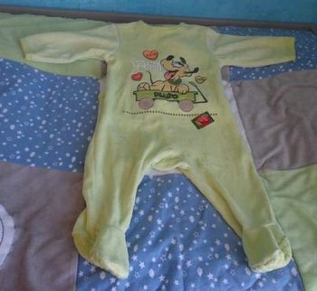Pyjama Disney plutôt 6 mois