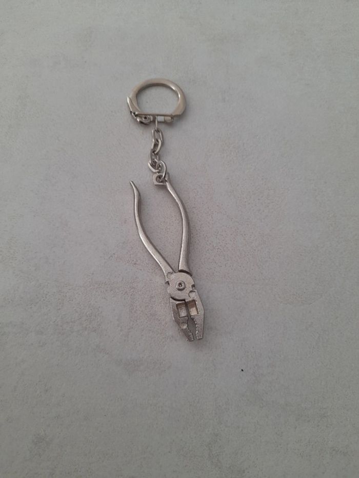 Ancien porte clés outillage - photo numéro 4