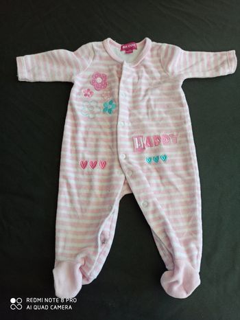 Pyjama à rayures et motifs