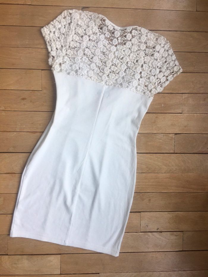 Robe mini avec guipure - photo numéro 2