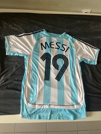 Maillot rétro Argentine domicile 2006 🇦🇷 Messi n°19 – Taille L 