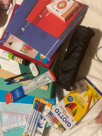 Lot fournitures scolaires