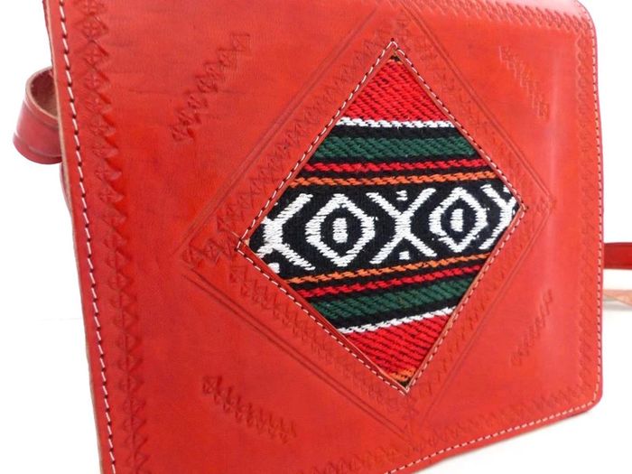 Sac bandoulière NEUF cuir pleine fleur tannage naturel rouge & laine Kilim Besace Ethnique - photo numéro 7