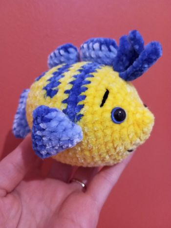 Joli petit poisson au crochet